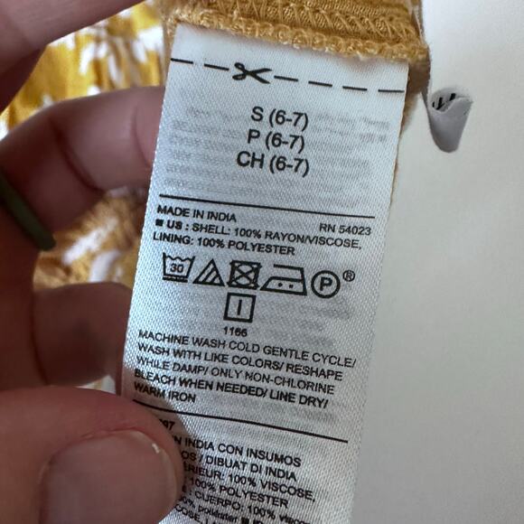 Old Navy Maxi Dress - Picture 3 of 8